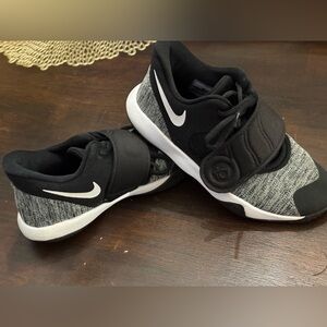 Nike KD Trey VI Kids Black and White Sneakers